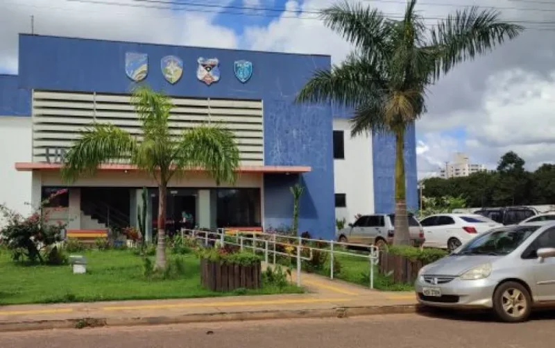 Filho é preso após agredir mãe e vizinha em Vilhena