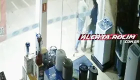 Além de supermercado, loja de eletrodomésticos e loja de tintas são alvos de...