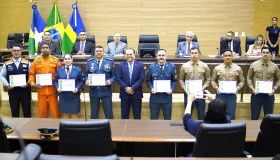Cirone preside sessão de homenagem a TJ, TRE, mães atípicas e bombeiros...