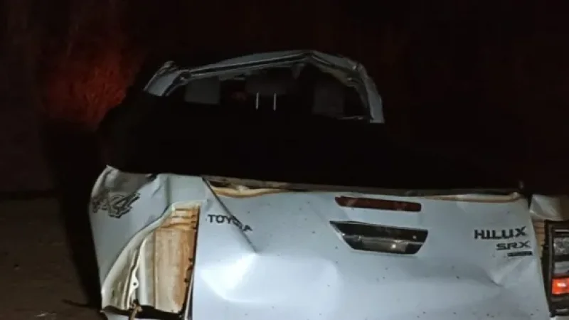 Foto 6 da matéria: Colisão entre duas caminhonetes deixa veículo destruído na Linha P-14, em Parecis