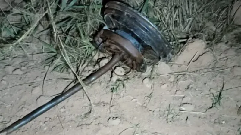 Foto 7 da matéria: Colisão entre duas caminhonetes deixa veículo destruído na Linha P-14, em Parecis
