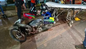 Colisão entre motoneta e motocicleta deixa quatro pessoas feridas em Ji-Paraná