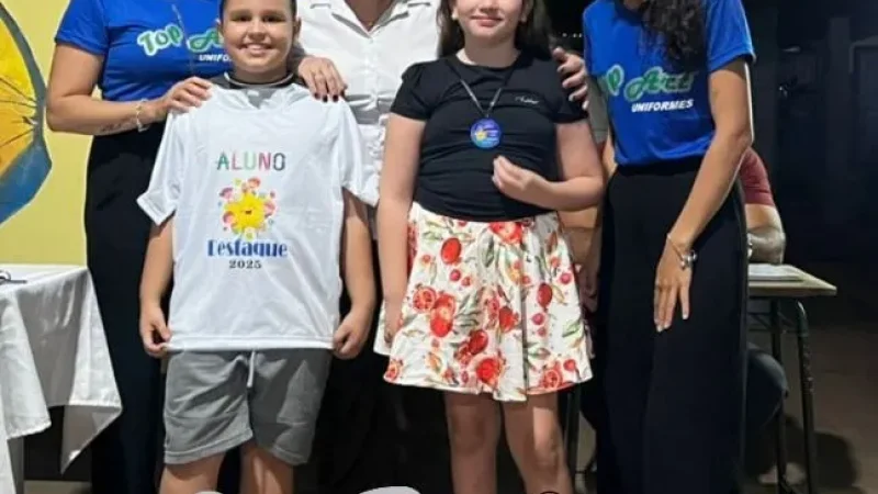 Foto 5 da matéria: Escola Maria Comandolli Lira realiza projeto “Aluno Destaque 2025” em parceria com a Top Art Uniformes