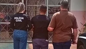 Homem é preso por manter esposa e filhos em cárcere privado em Vilhena