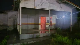 Incêndio destrói antigo prédio de posto de saúde em Nova Brasilândia...