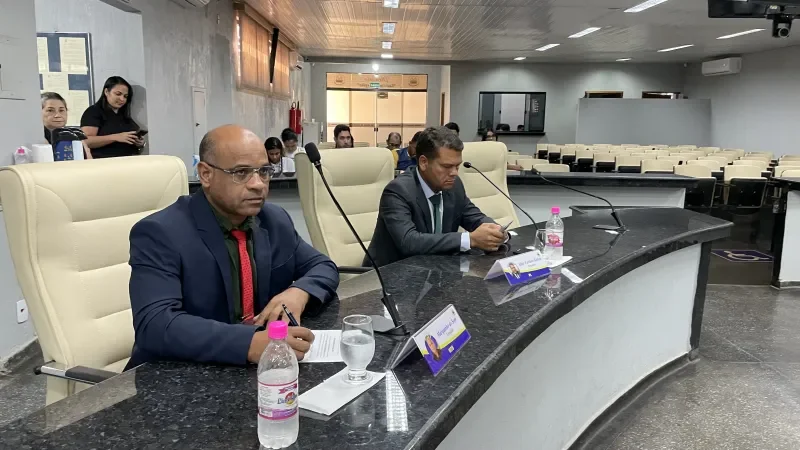Foto 3 da matéria: Sob a presidência de Janete Lins, Câmara de vereadores de Rolim de Moura aprova quase R$ 15 milhões em extraordinária