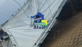 Temporal com ventania e chuva forte causa estragos em Ji-Paraná