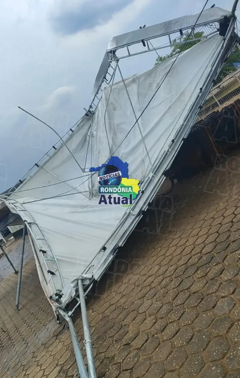 Temporal com ventania e chuva forte causa estragos em Ji-Paraná