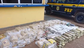 Comboio com mais de 360 kg de drogas é flagrado em fiscalização da PRF