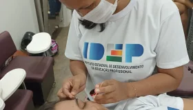 Cursos são oferecidos em Rolim de Moura na Escola Móvel de Imagem Pessoal