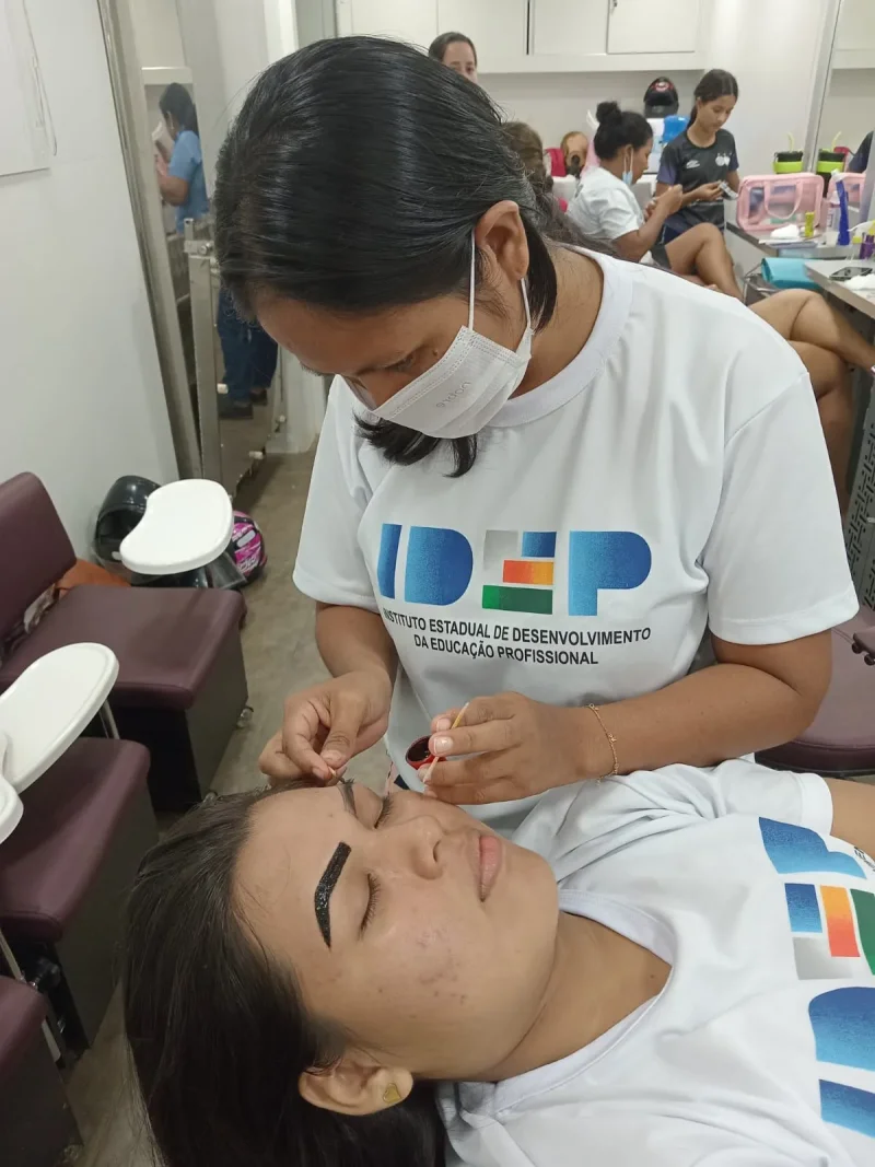 Cursos são oferecidos em Rolim de Moura na Escola Móvel de Imagem Pessoal