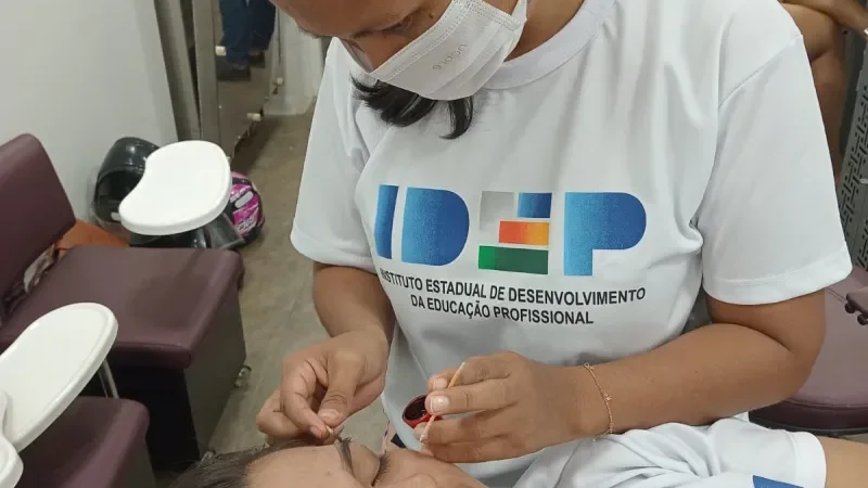 Foto 3 da matéria: Cursos são oferecidos em Rolim de Moura na Escola Móvel de Imagem Pessoal