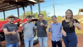 Deputada Gislaine Lebrinha anuncia novo trator para produtores de São...