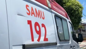 Influencer é socorrido após ingerir quase 10 caixas de medicamentos em...