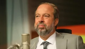 Ministro descarta horário de verão esse ano