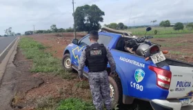 PATAMO recupera motocicleta furtada abandonada na zona rural de Rolim de Moura