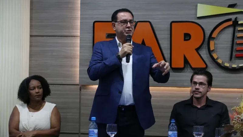 Foto 21 da matéria: Prefeito Aldo Júlio participa de cerimônia de premiação do SAERO 2024 e destaca conquistas da educação de Rolim de Moura