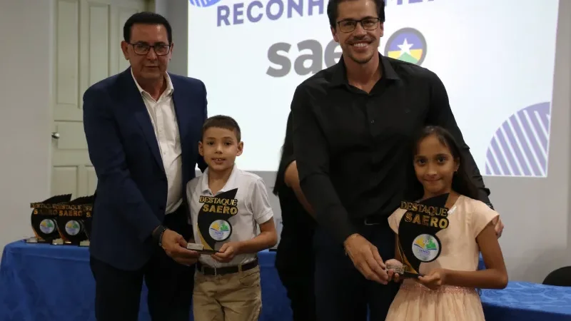 Foto 23 da matéria: Prefeito Aldo Júlio participa de cerimônia de premiação do SAERO 2024 e destaca conquistas da educação de Rolim de Moura