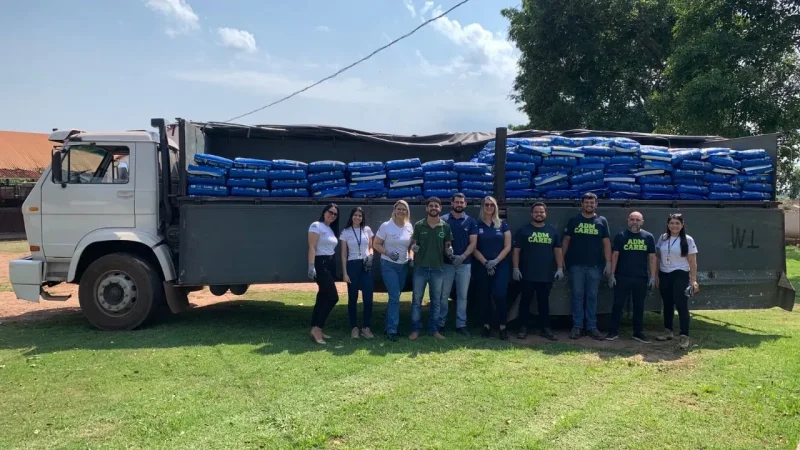 Prefeitura de Rolim de Moura recebe doação de 9 toneladas de ração animal da empresa ADM