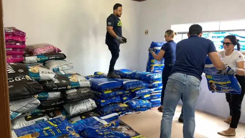 Foto 2 da matéria: Prefeitura de Rolim de Moura recebe doação de 9 toneladas de ração animal da empresa ADM