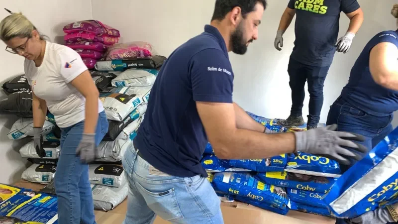 Foto 1 da matéria: Prefeitura de Rolim de Moura recebe doação de 9 toneladas de ração animal da empresa ADM