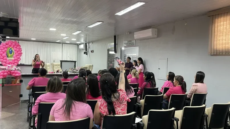 Foto 1 da matéria: Rolim de Moura - Janete Lins, através da Procuradoria do Mulher promove evento em alusão ao Outubro Rosa para as servidoras da Câmara