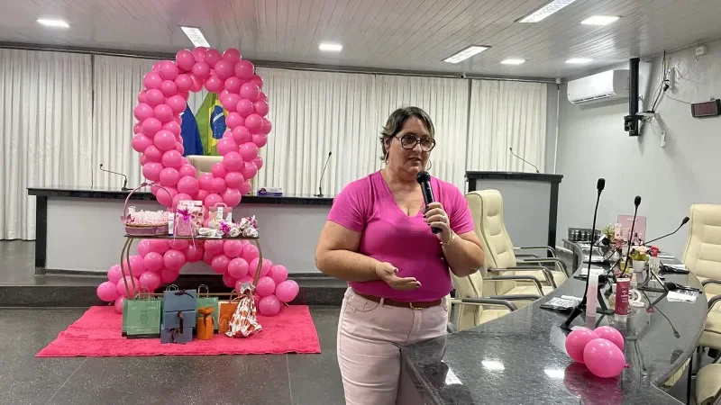 Foto 2 da matéria: Rolim de Moura - Janete Lins, através da Procuradoria do Mulher promove evento em alusão ao Outubro Rosa para as servidoras da Câmara