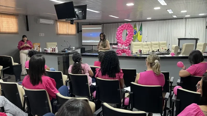Foto 8 da matéria: Rolim de Moura - Janete Lins, através da Procuradoria do Mulher promove evento em alusão ao Outubro Rosa para as servidoras da Câmara