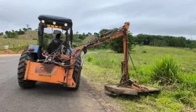 DER inicia roçagem mecanizada na RO-481 entre Nova Brasilândia e São Miguel...