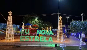 Acender das luzes de Natal encanta moradores de Nova Estrela neste sábado, 29