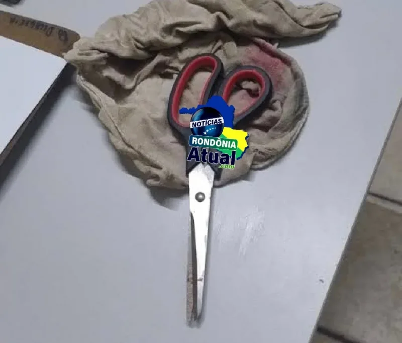 Em Ji-Paraná, Enteado parte pra cima do padrasto com tesoura, e desfere vários golpes