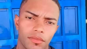 Homem de 31 anos é morto com facada pela esposa após discussão por ciúmes...