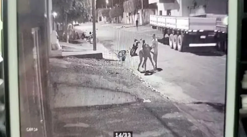 Homem é condenado a 19 anos e 6 meses pela morte de jovem incendiado em via pública em Jaru