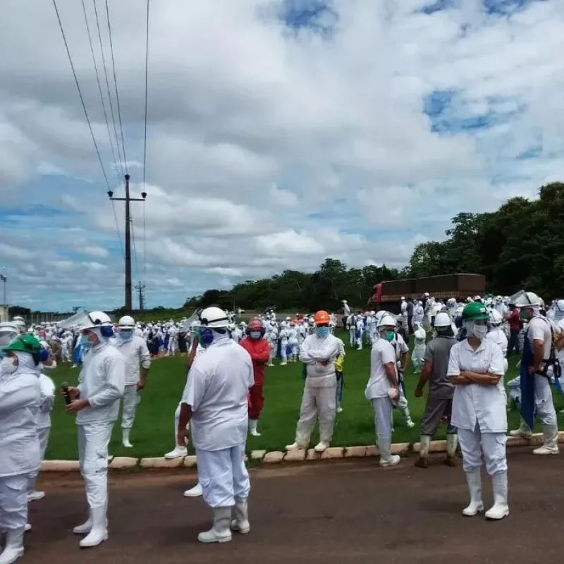 Justiça do Trabalho interdita frigorífico da JBS em Pimenta Bueno após vazamento de amônia