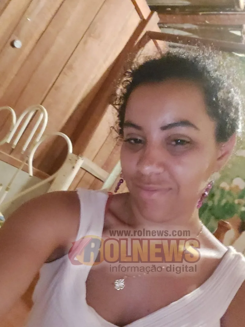 Mulher é encontrada inconsciente com corda no pescoço e morre após ser socorrida em Costa Marques; marido é levado à delegacia
