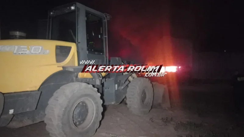 Foto 5 da matéria: Incêndio de grandes proporções atinge antiga Cibrazem, em Rolim de Moura