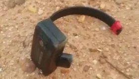 Moradora encontra tornozeleira eletrônica dentro de lixeira em Vilhena