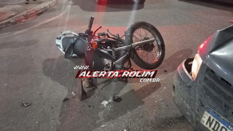 Foto 3 da matéria: Motociclista tem graves fraturas após ser atingido por carro nesta noite, em Rolim de Moura