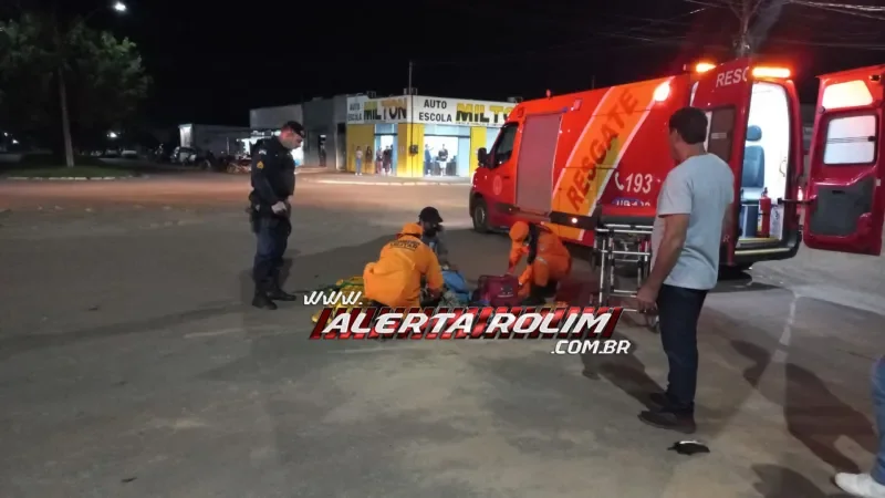 Foto 1 da matéria: Motociclista tem graves fraturas após ser atingido por carro nesta noite, em Rolim de Moura