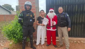 Rolim de Moura marca primeiro dia de entrega dos presentes do Projeto Natal...