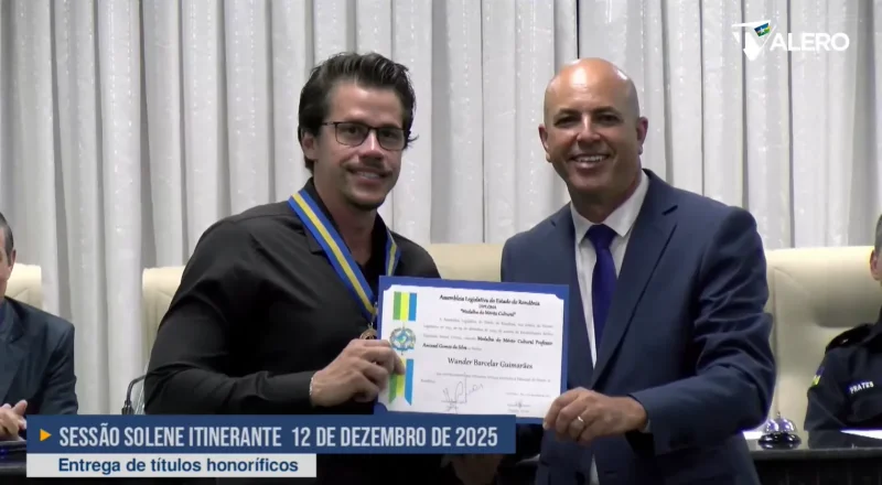 Secretário de Educação Wander Barcelar recebe Comenda da ALERO por destaque na Educação em Rolim de Moura