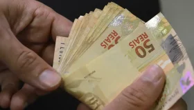 Segunda parcela do 13º salário deve ser paga até a próxima sexta-feira