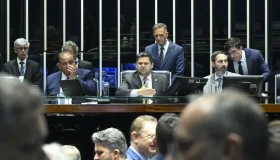 Senado aprova redução da pena de Bolsonaro e condenados do 8 de janeiro