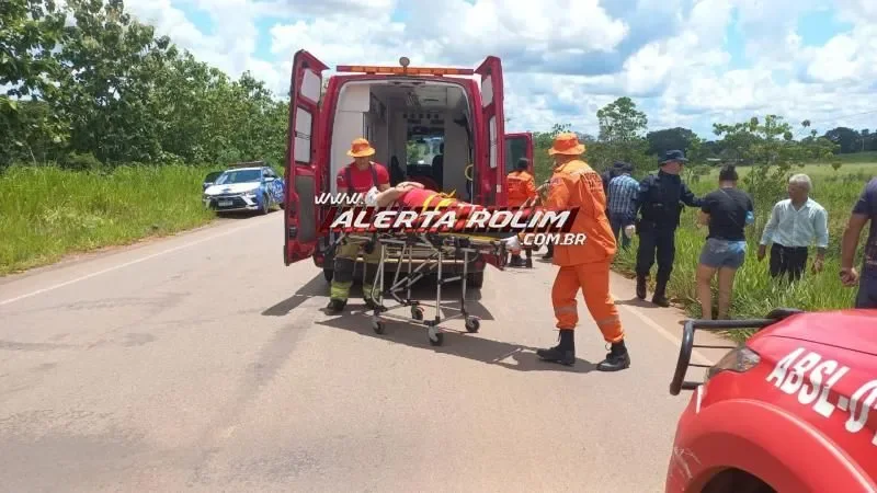 Foto 3 da matéria: Capotamento é registrado após condutora perder controle da direção ao passar por buraco na RO 010; passageira foi socorrida