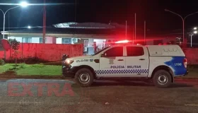 Conflito entre companheiros resulta em ferimentos com enxada e faca em...