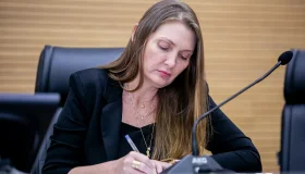 Deputada Lebrinha garante recurso para construção de quadra em escola de...