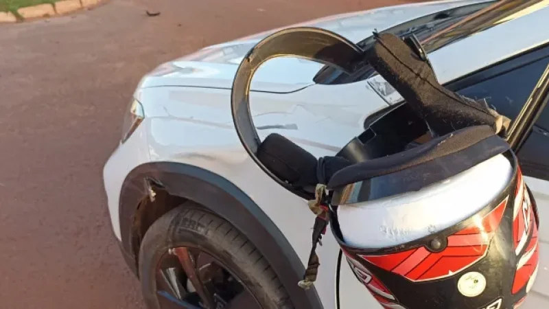 Foto 4 da matéria: Motociclista é socorrido após colisão com carro no bairro Cidade Alta, em Rolim de Moura