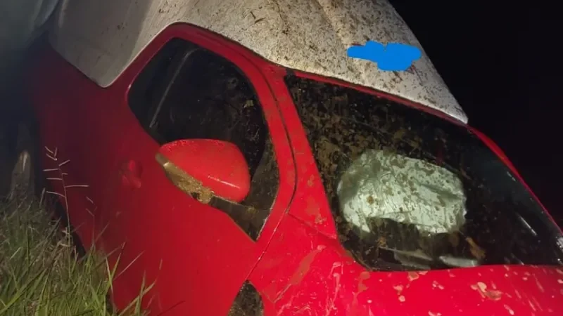Foto 2 da matéria: Rolim de Moura: carro maloteiro se envolve em acidente na RO-479, próximo ao aeroporto