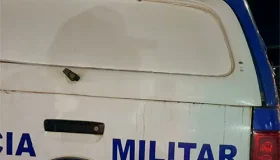 Servidor público é rendido no quintal, agredido e tem moto roubada na...