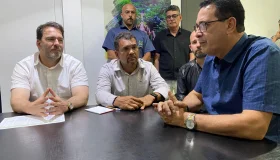 Prefeito Aldo Júlio recebe presidente da Assembleia Legislativa, Alex Redano,...